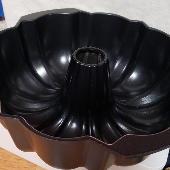 Nordicware classic bunt pan - Picture 2 of 9